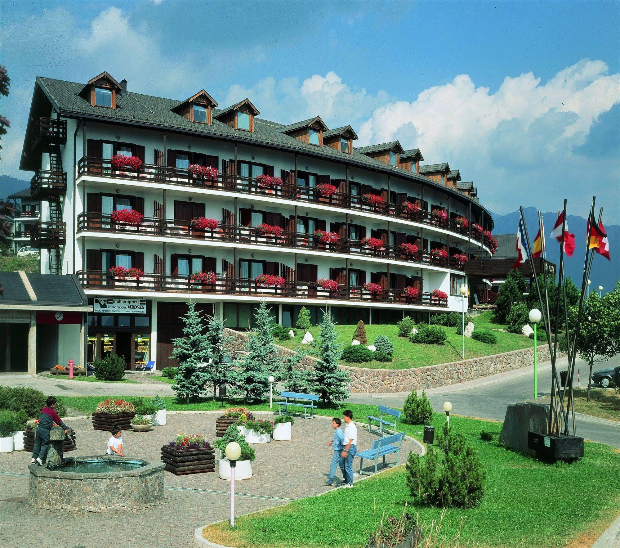 Hotel Resort Veronza Cavalese Eksteriør billede